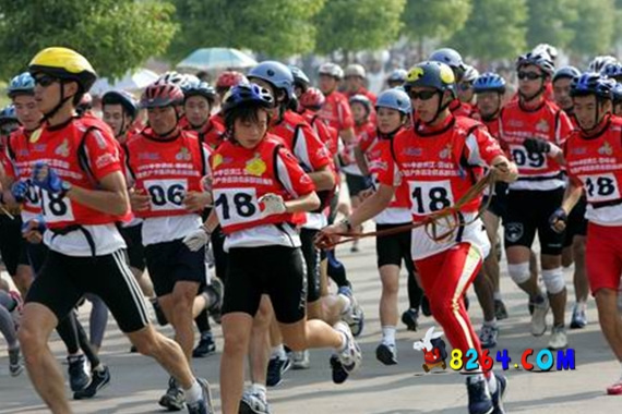 钱排山野落日越野赛活力开跑(图1)