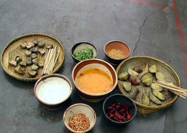 昆明寻甸柯渡中央红军纪念馆美食游