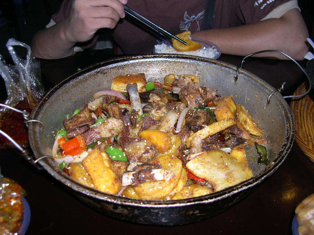 炕羊排如图所示,看了就想吃