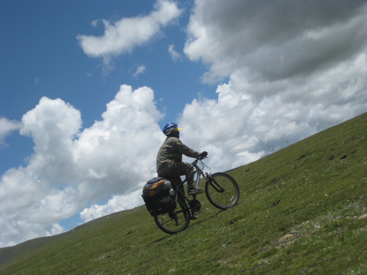 简单的开始小轮车单骑环行