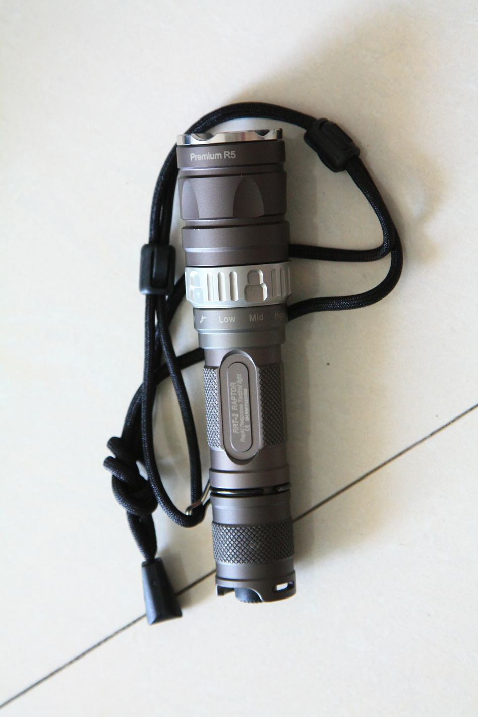 jetbeam rrt2 xml t6 高亮品质战术强光手电筒