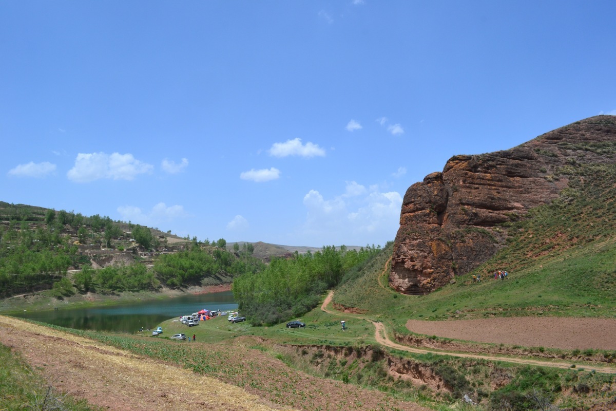 快乐大本营户外俱乐部与海东平安县下法台小学共度《六一儿童节》