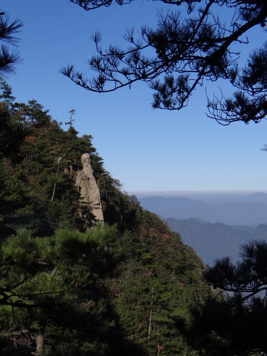 罗汉峰穿饭甄尖