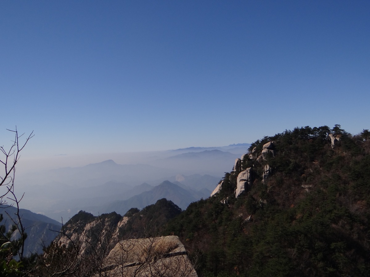罗汉峰穿饭甄尖