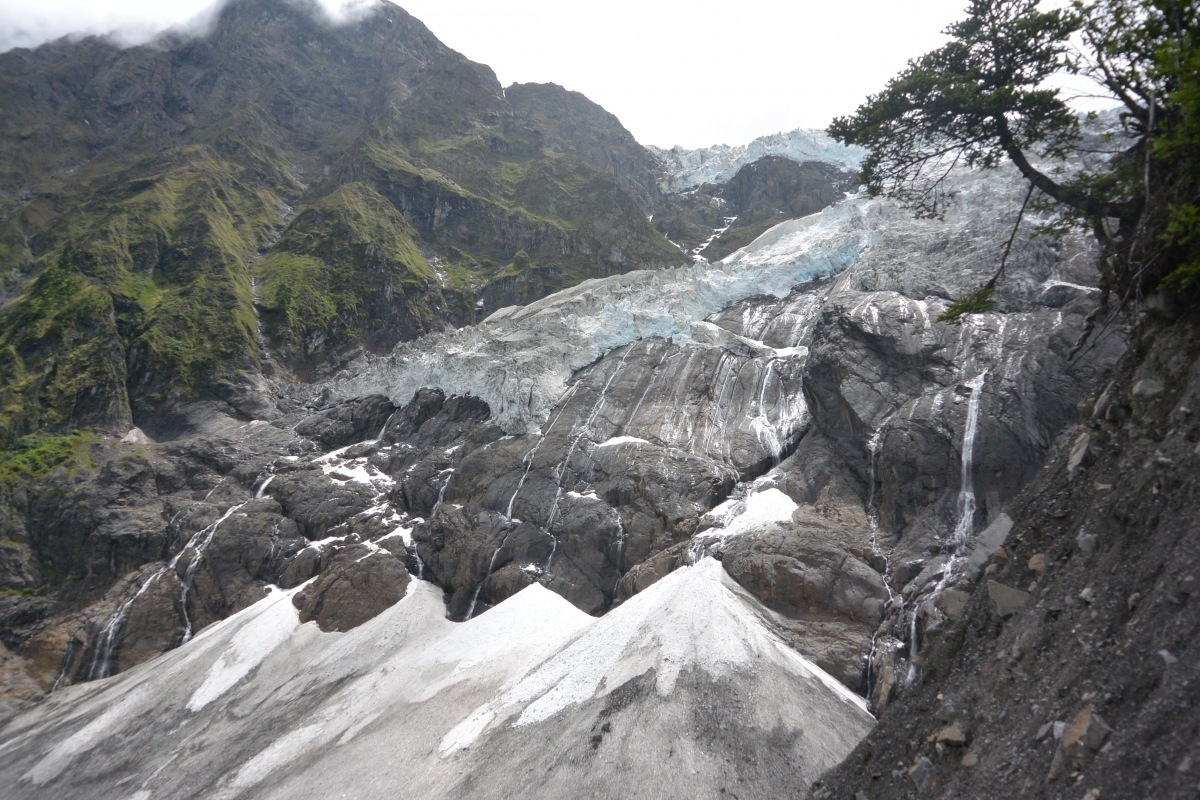 带你走进世外桃源的斯农冰川梅里雪山下的一条没开发的冰川