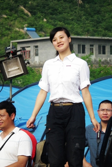 露营大会的美女主持人——欣赏