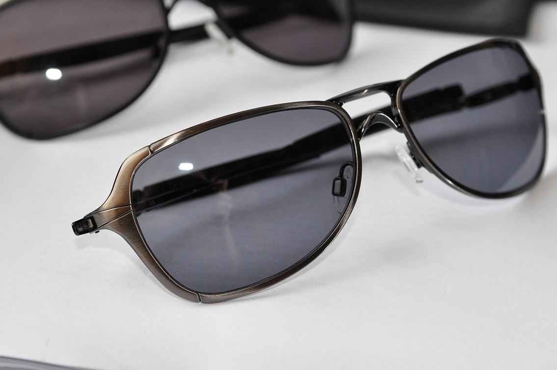 出两副全新的oakley 奥克利 felon 太阳镜