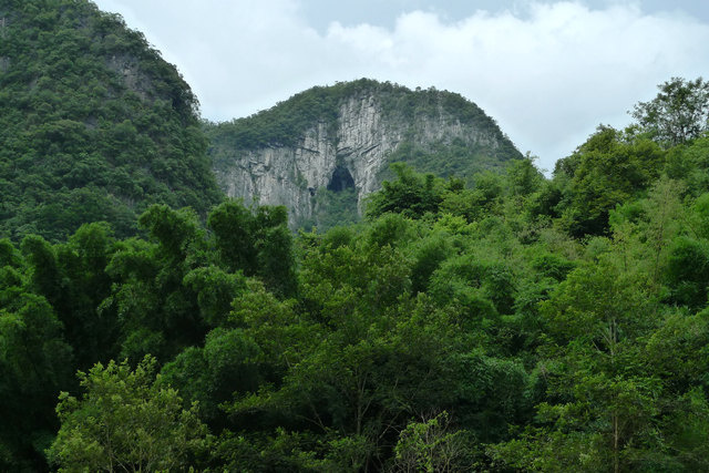 清凉之旅环江文雅天坑探秘