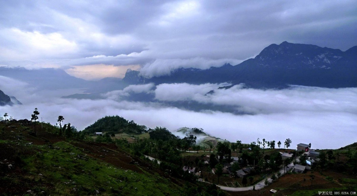 2011年中国六枝"发现—原始牂牁江"系列活动之老王山探秘活动