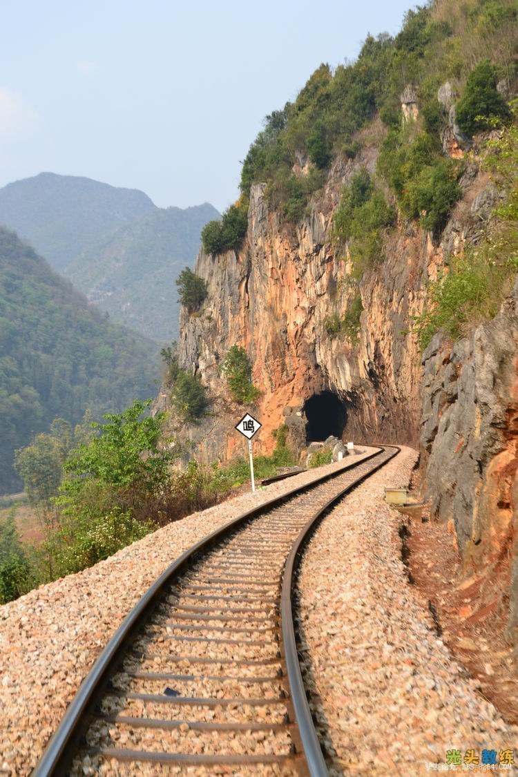 2012春季徒步滇越铁路人字桥段公益助学行动连续剧