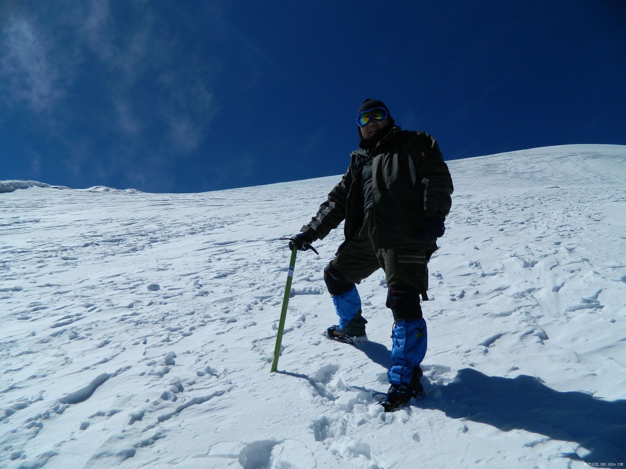 攀枝花徒步军团5队员攀登哈巴雪山体会高山激情