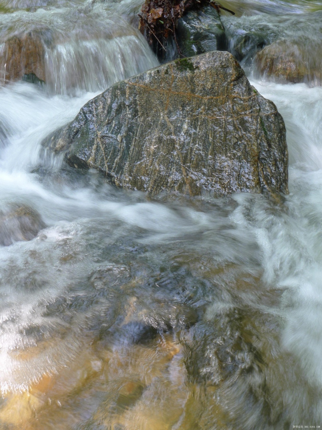 和睦好大水,轰隆隆,亮清清----探路小分队队员的
