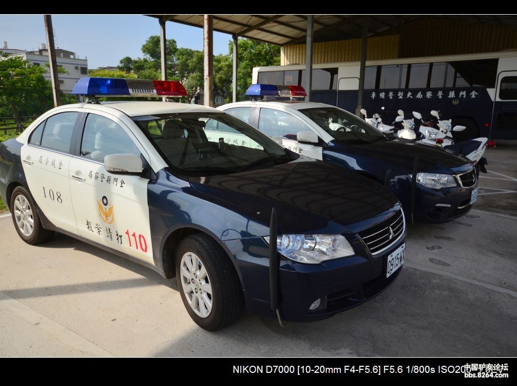 往前走,见到了不太起眼的金门县警察局.