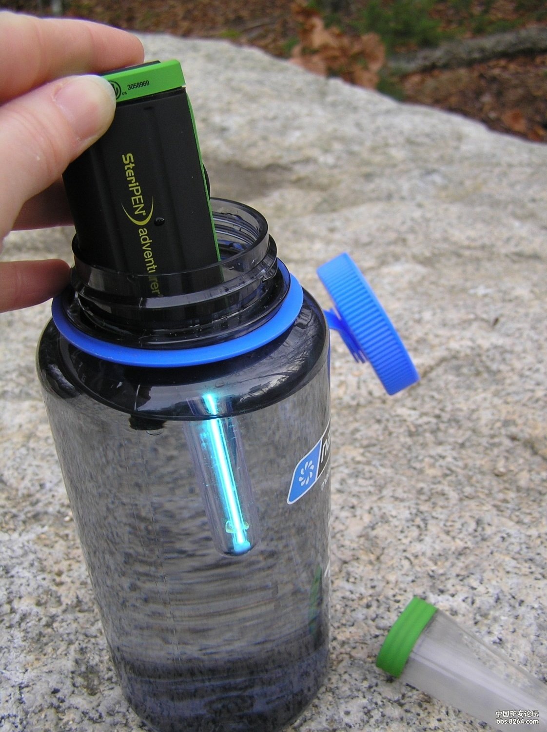 steripen adventurer opti uv water purifier with solar charging