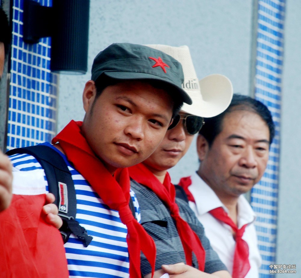 六一节活动贴:带上红领巾,唱着歌,吹起大泡泡