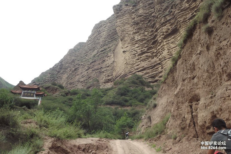 骑行甘肃永靖岗沟寺