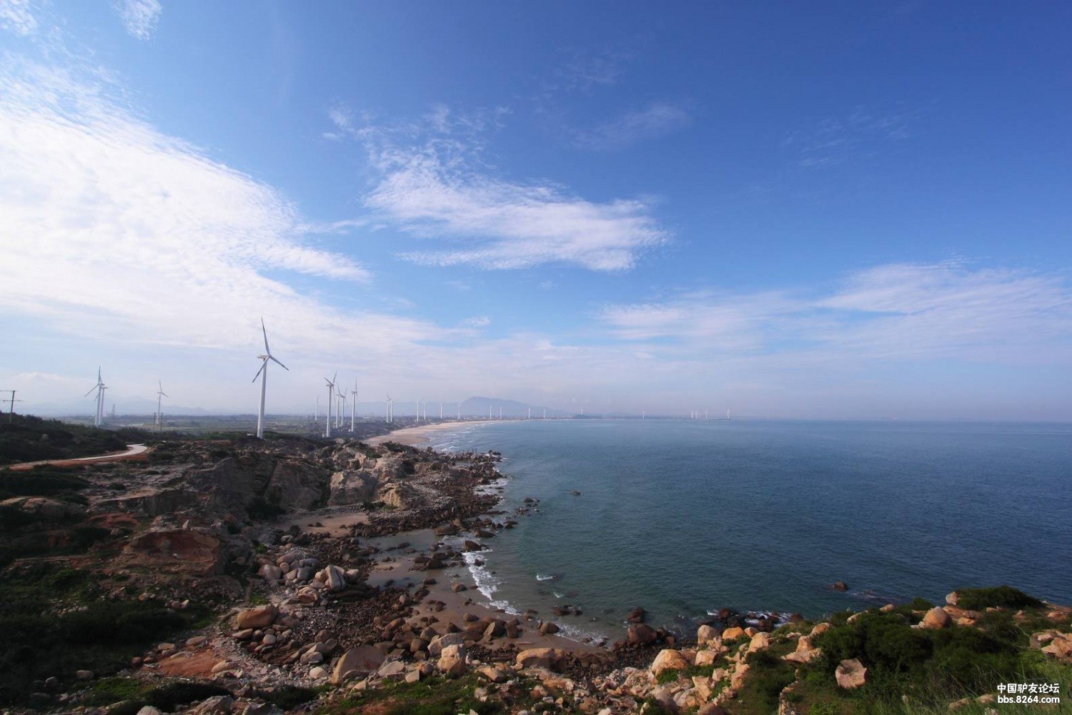 东山岛,漳浦六鳌风车,相同的沙滩相同的海水相同蓝天遇 .