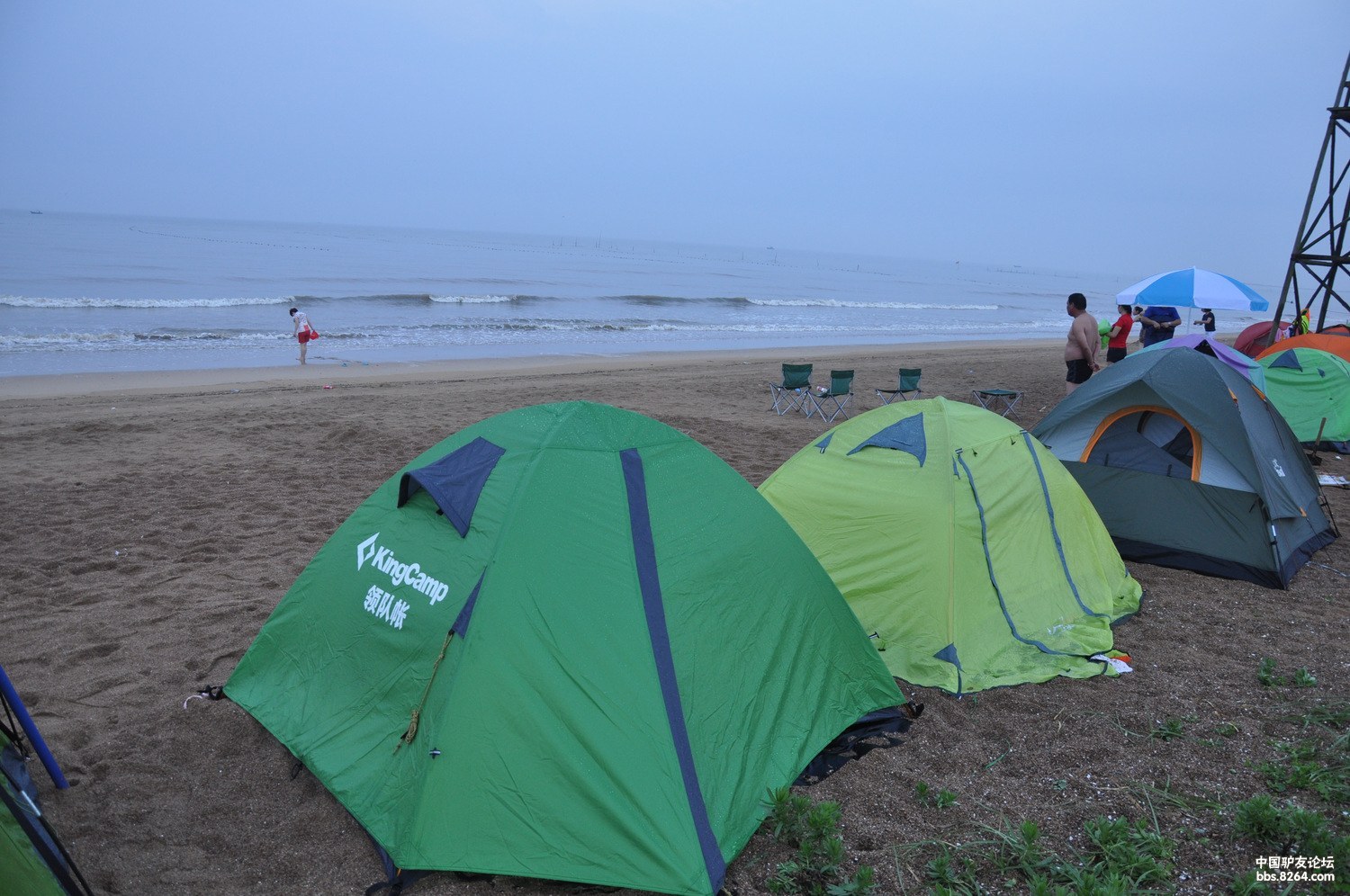 为了体验这个帐篷,特意选择去海边露营活动