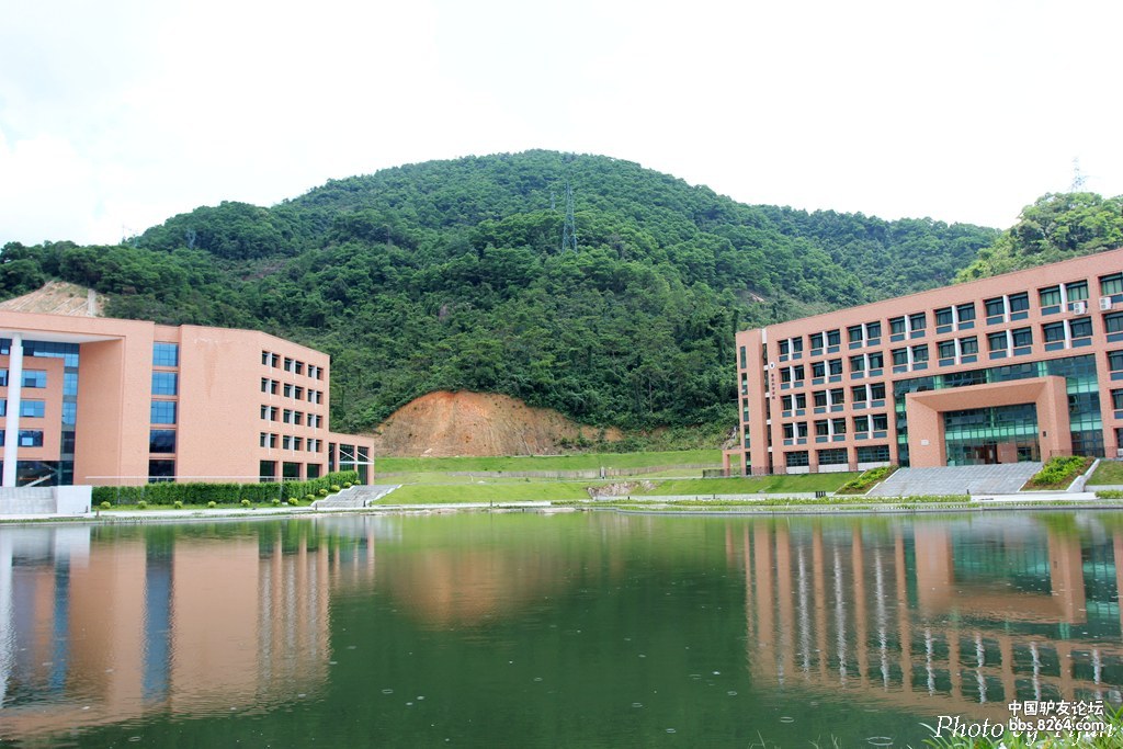 登狮头山未果转拍广东药学院中山校区美景