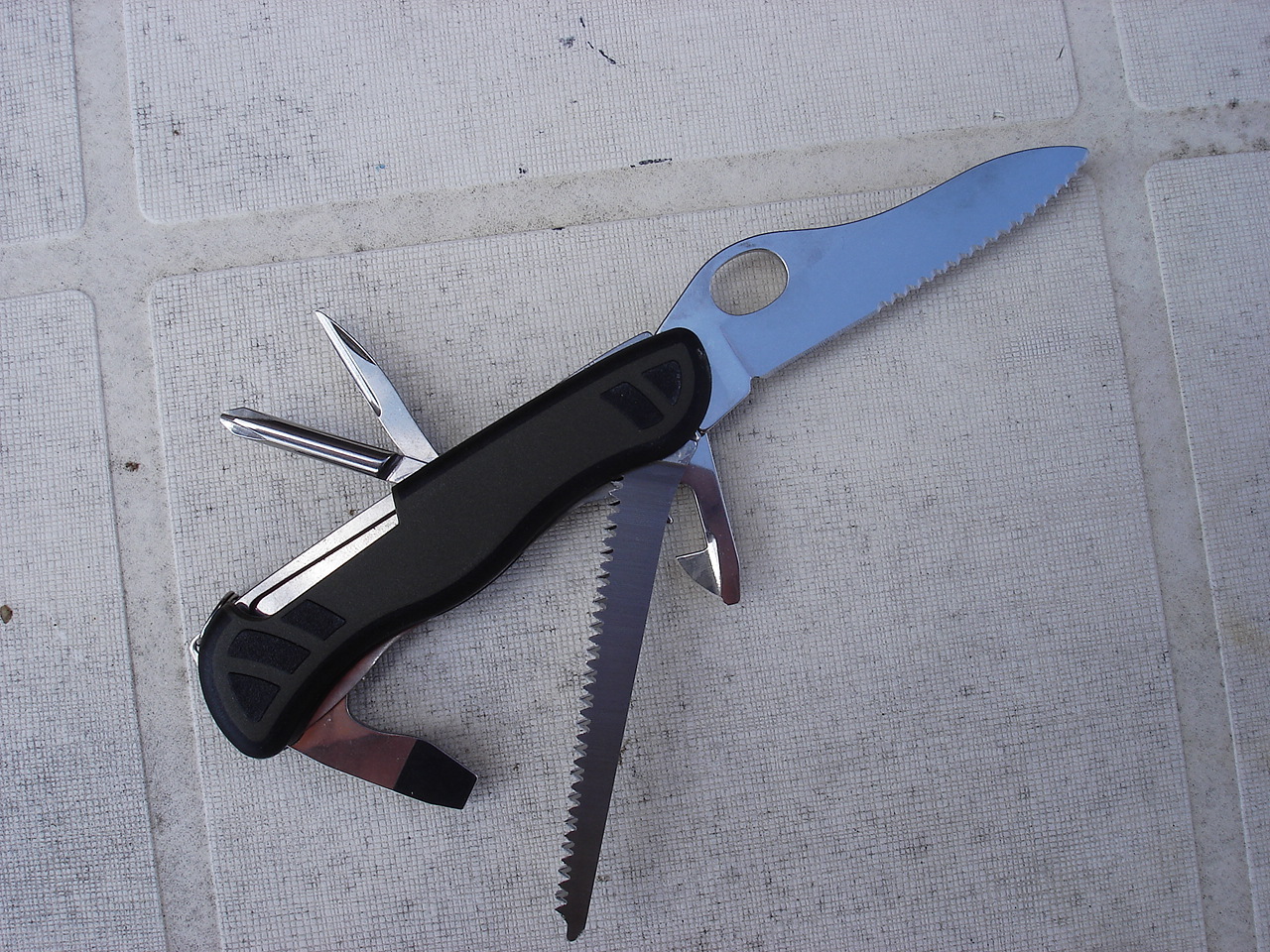 瑞士猎人vs三刃木907a