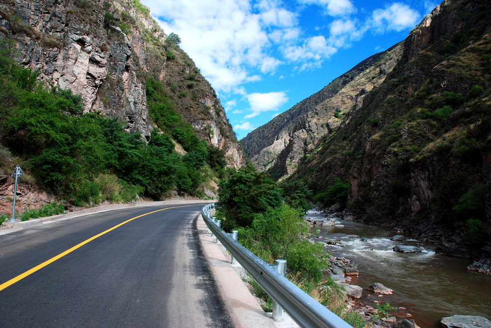 (图文长篇)单车千里行——2010年5月,我们骑过美丽的川藏南线 (骑行26