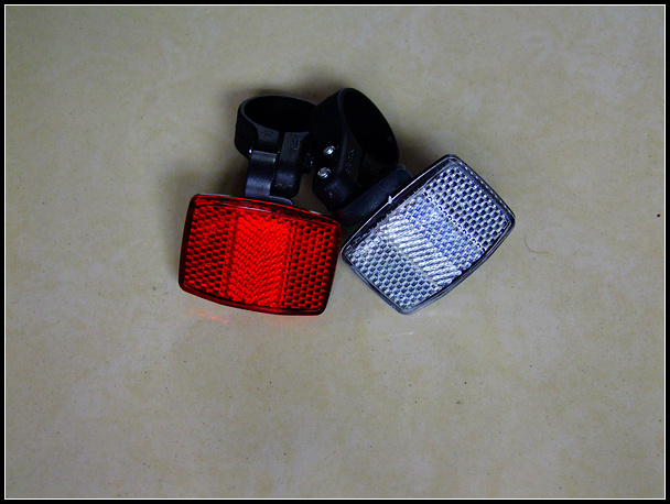 晒晒帮朋友刚网购的红色公爵600