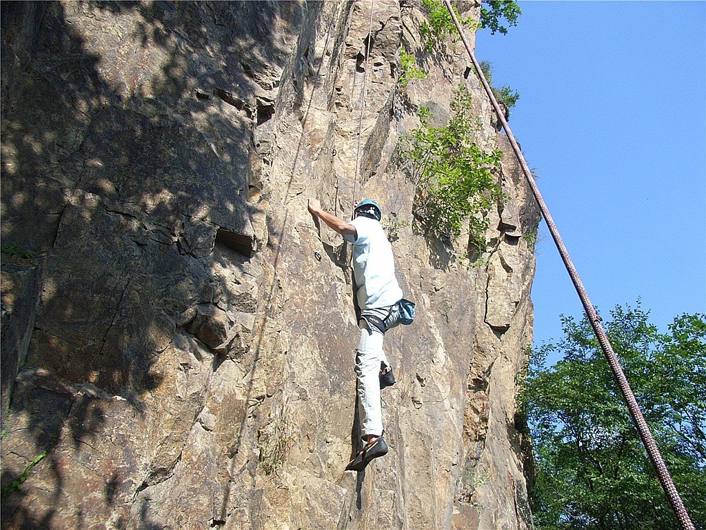 黑龙江岩典攀岩探险俱乐部9月5日帽儿山攀岩的pp