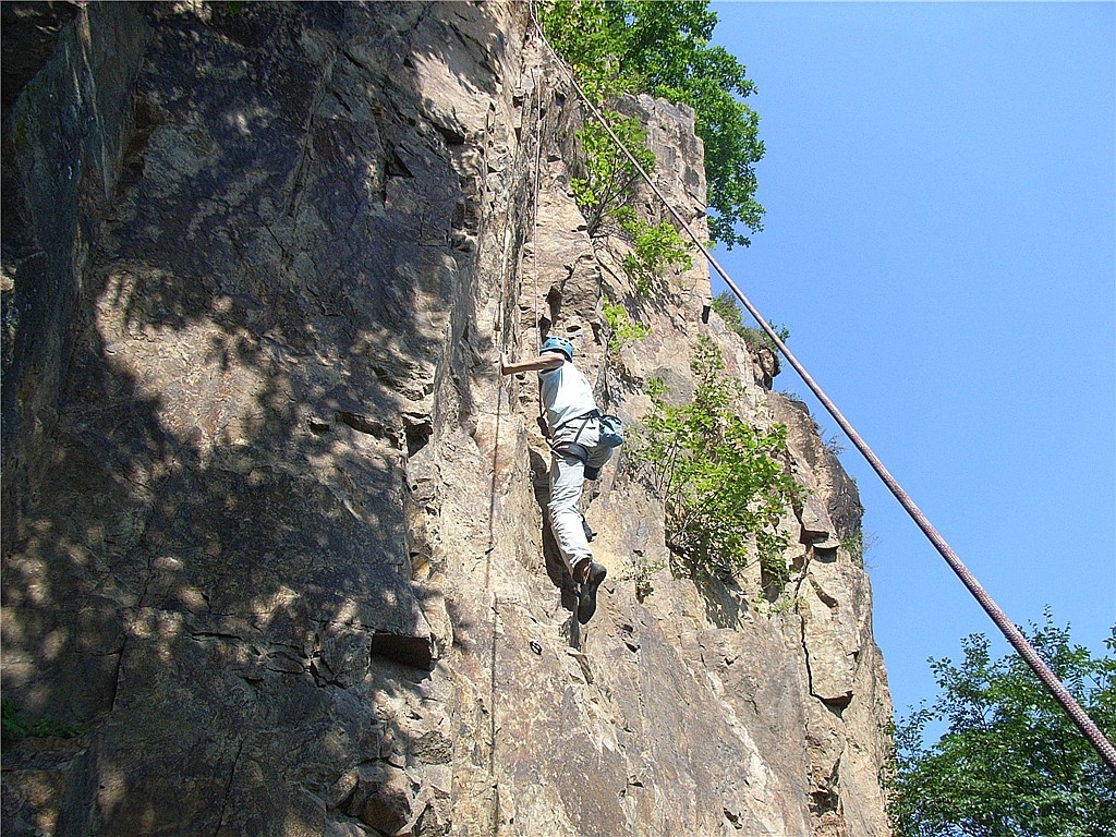 黑龙江岩典攀岩探险俱乐部9月5日帽儿山攀岩的pp