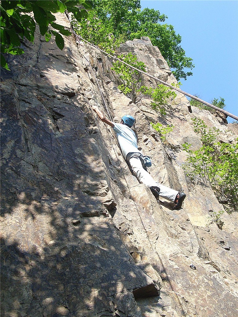 黑龙江岩典攀岩探险俱乐部9月5日帽儿山攀岩的pp