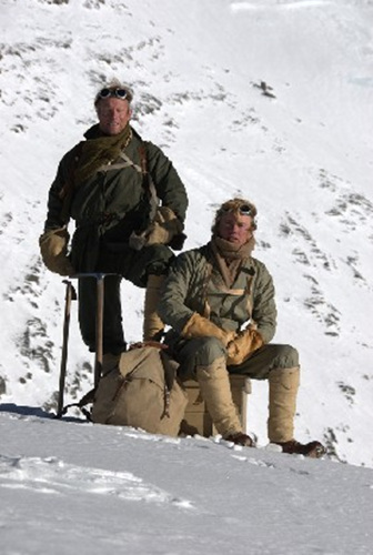 登山家georgemallory攀珠峰拍成电影视频