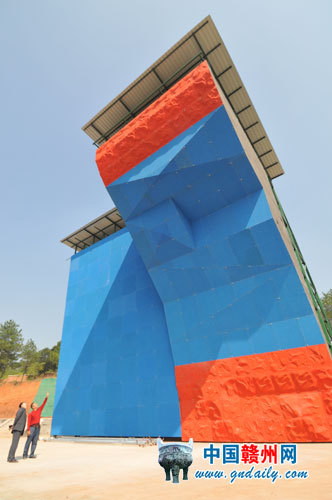 国内建设水平最高的人工岩壁日前在赣州建成